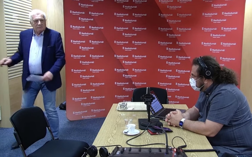 klaus ukončil rozhovor