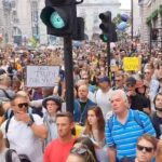 protest londýn lockdown