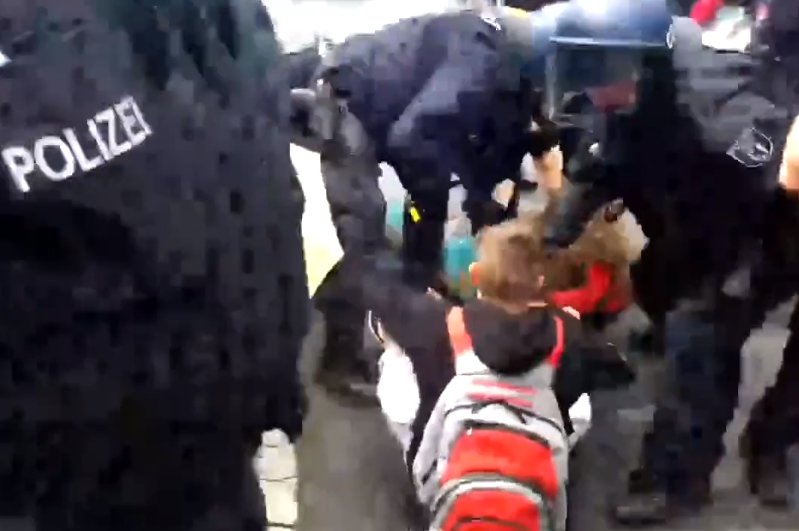 německá policie násilí děti