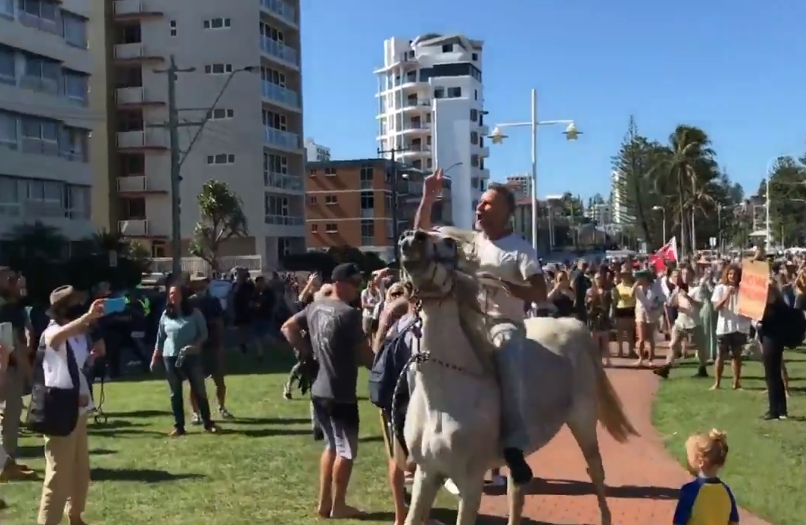 jezdec na koni austrálie