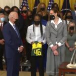 biden poklekl