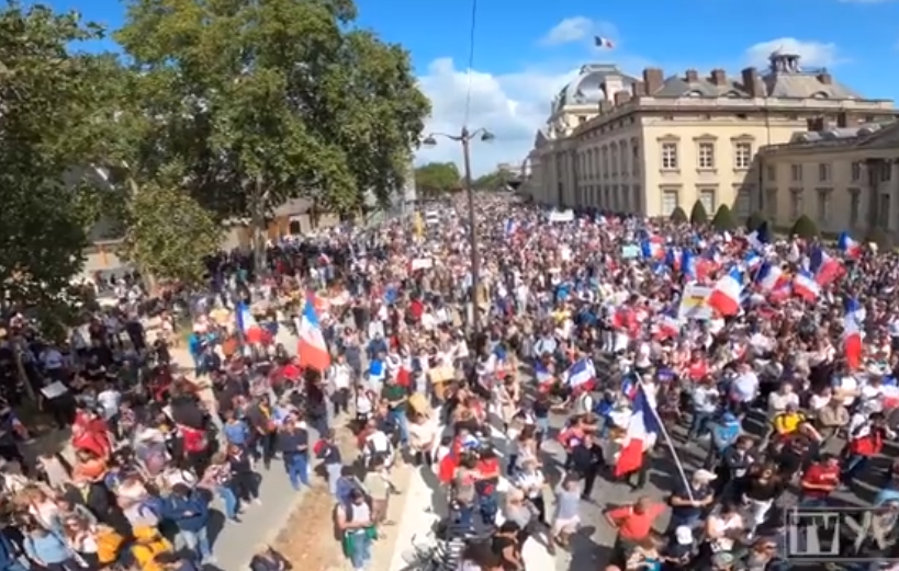 paříž protest očkování