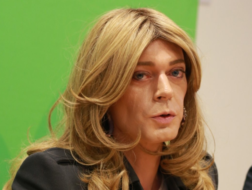 trans žena německo