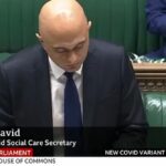 tři dávky očkování británie