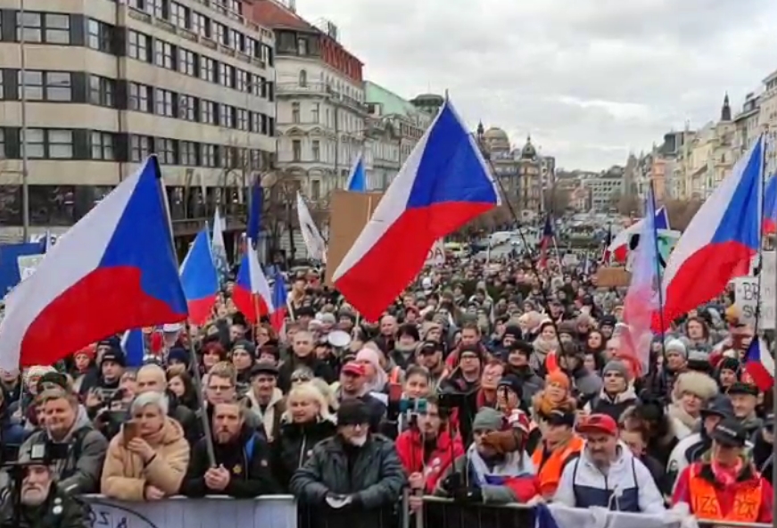protest praha očkování
