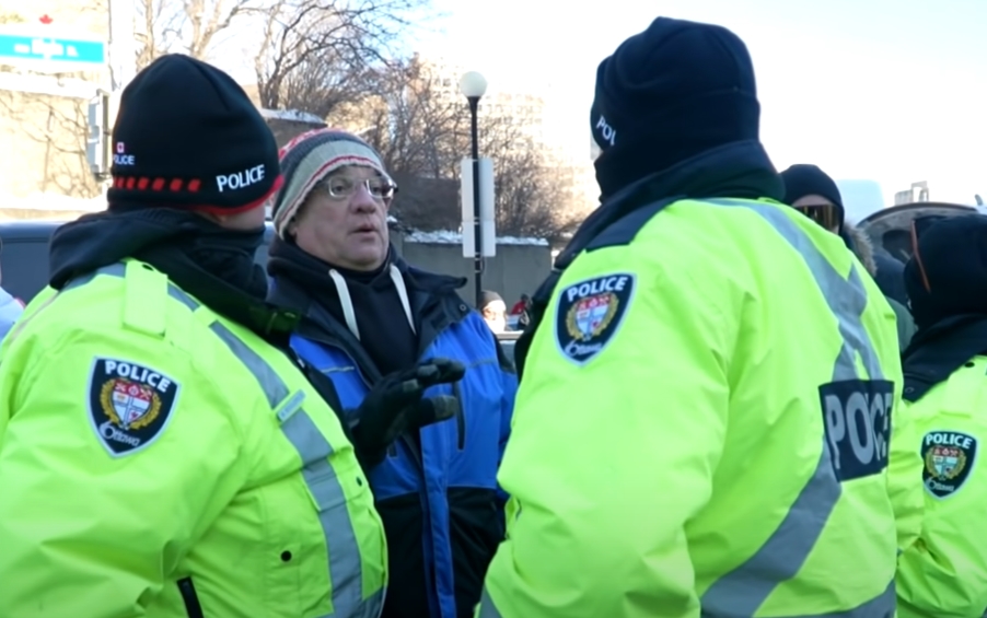 policie kanada protest