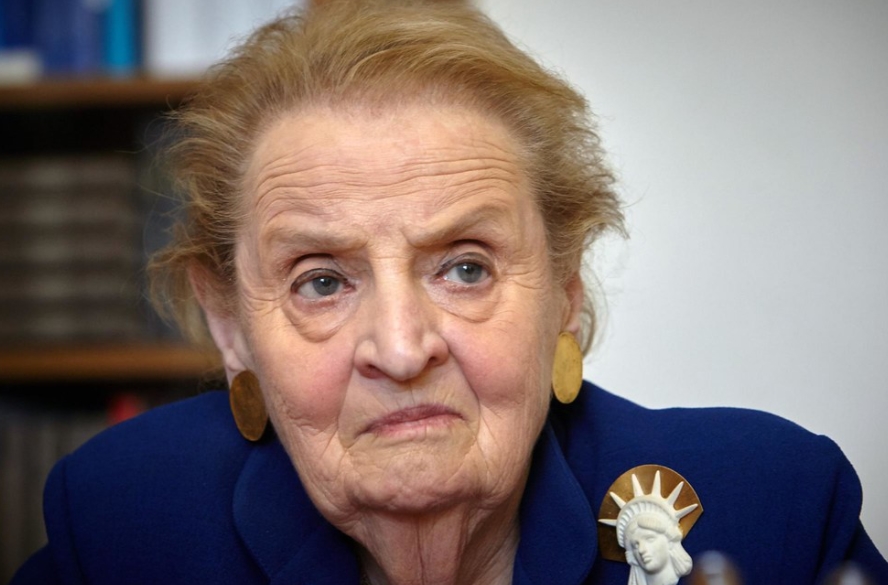 albrightová zemřela