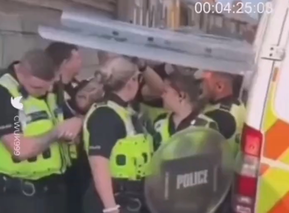 migranti anglie policie