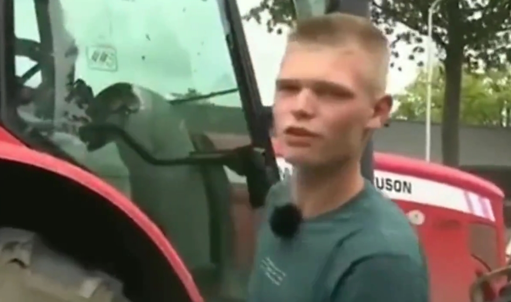16letý farmář protest