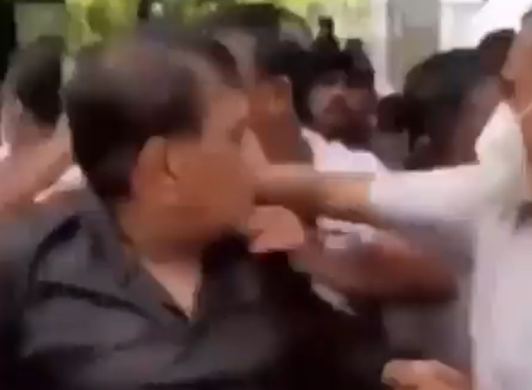 poslanec napaden