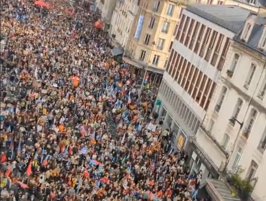 protest paříž