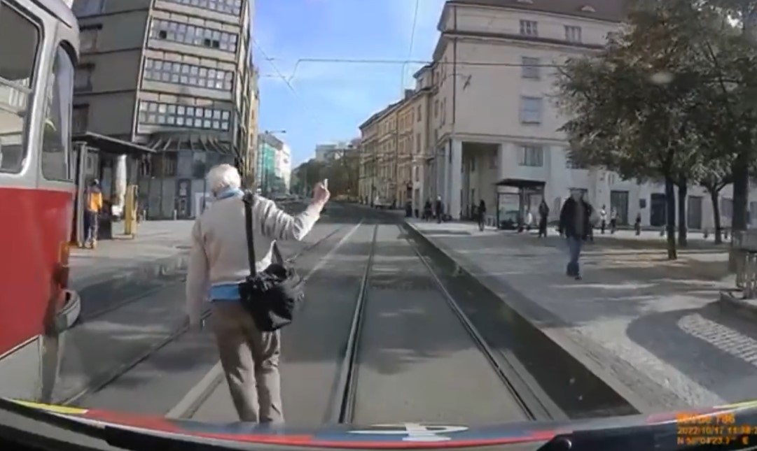 prostředníček muž
