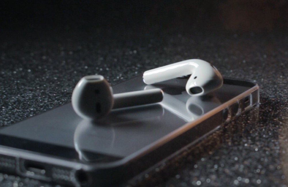 airpods sluchátka