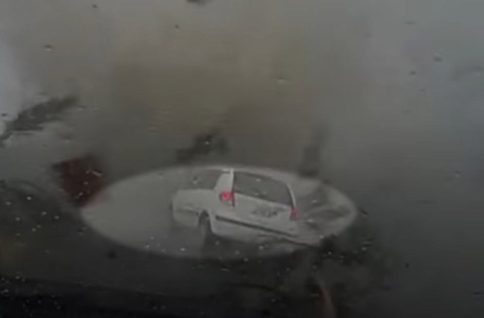 tornádo auto