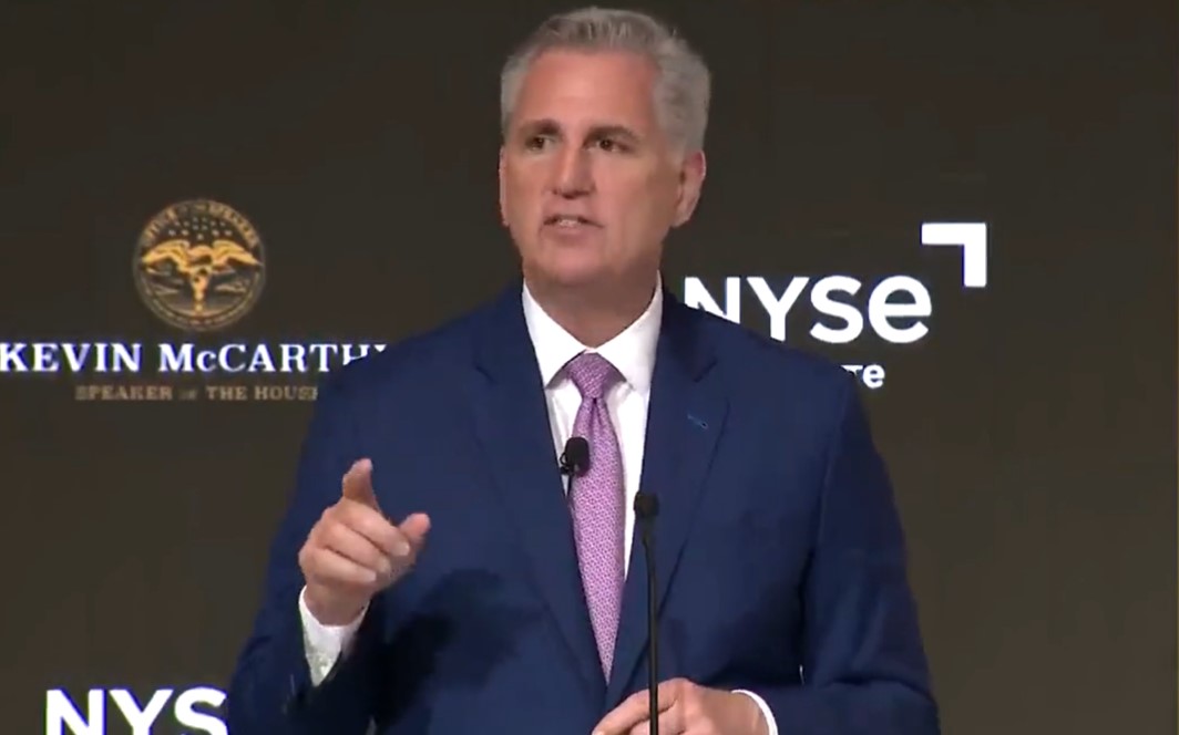 mccarthy biden nezvěstný