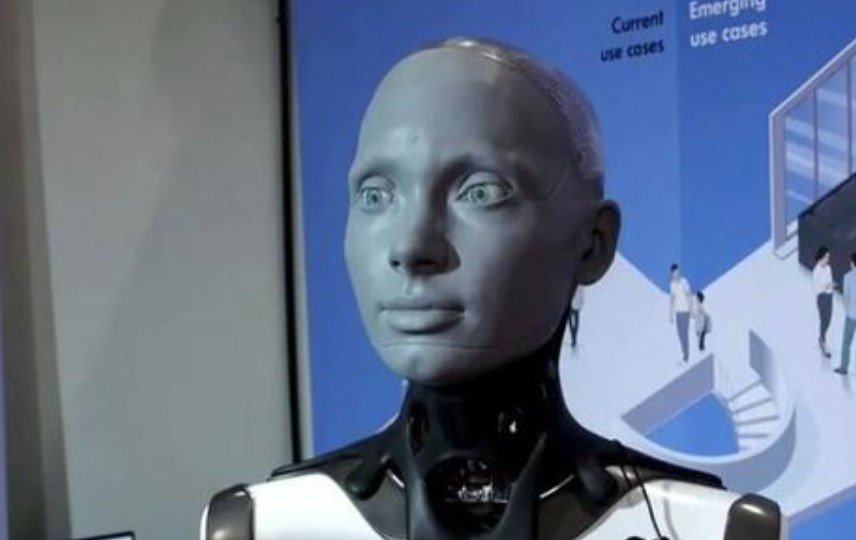 robot umělá inteligence