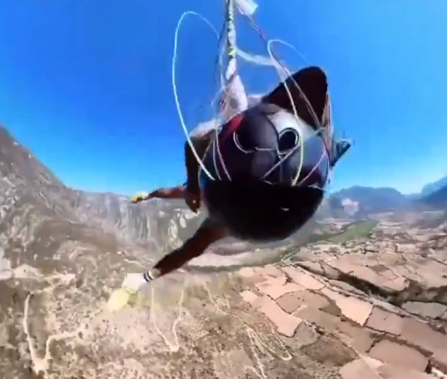 paraglidista